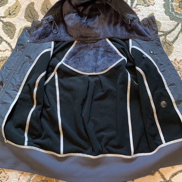 Lululemon lined hooded nylon jacket - Picture 4 of 10